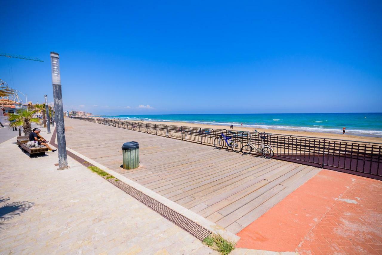Playa La Mata - Apartamento "Limonka" Eksteriør billede